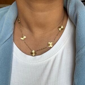 Gold Plated Stainless Steel Clover Necklace – Elegant Minimalist Pendant Jewelry